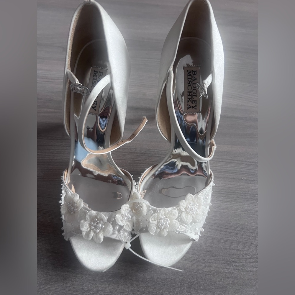 Badgley Mischka Ivory Floral Heels